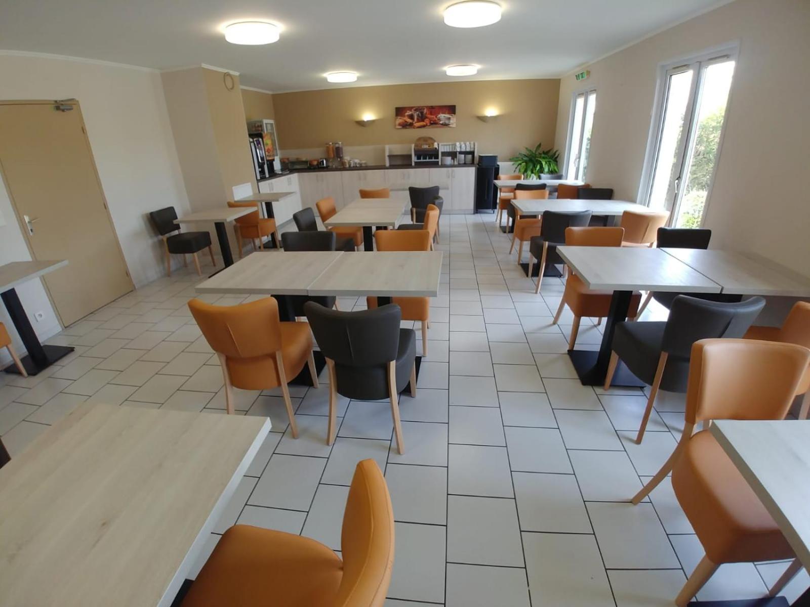 Hotel Altina Pacy-sur-Eure Buitenkant foto