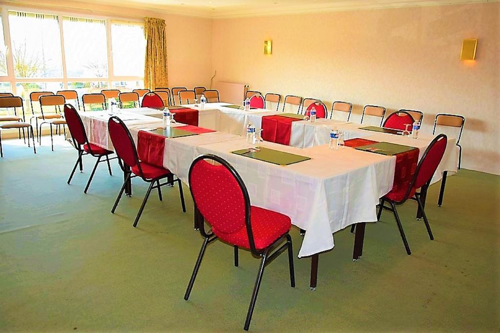 Hotel Altina Pacy-sur-Eure Buitenkant foto