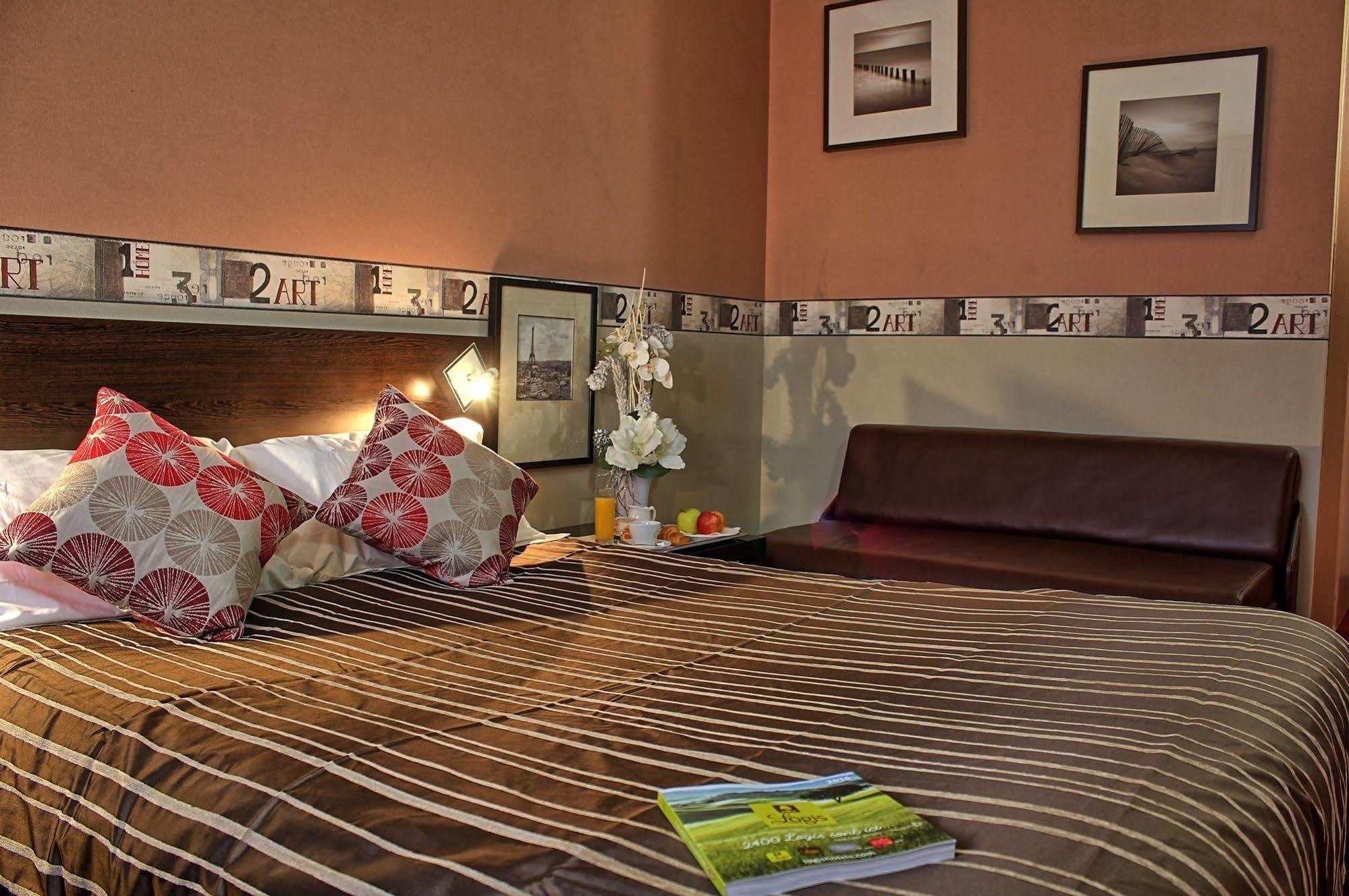 Hotel Altina Pacy-sur-Eure Buitenkant foto