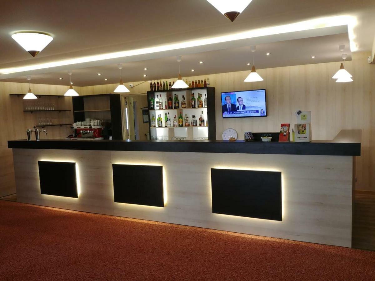 Hotel Altina Pacy-sur-Eure Buitenkant foto