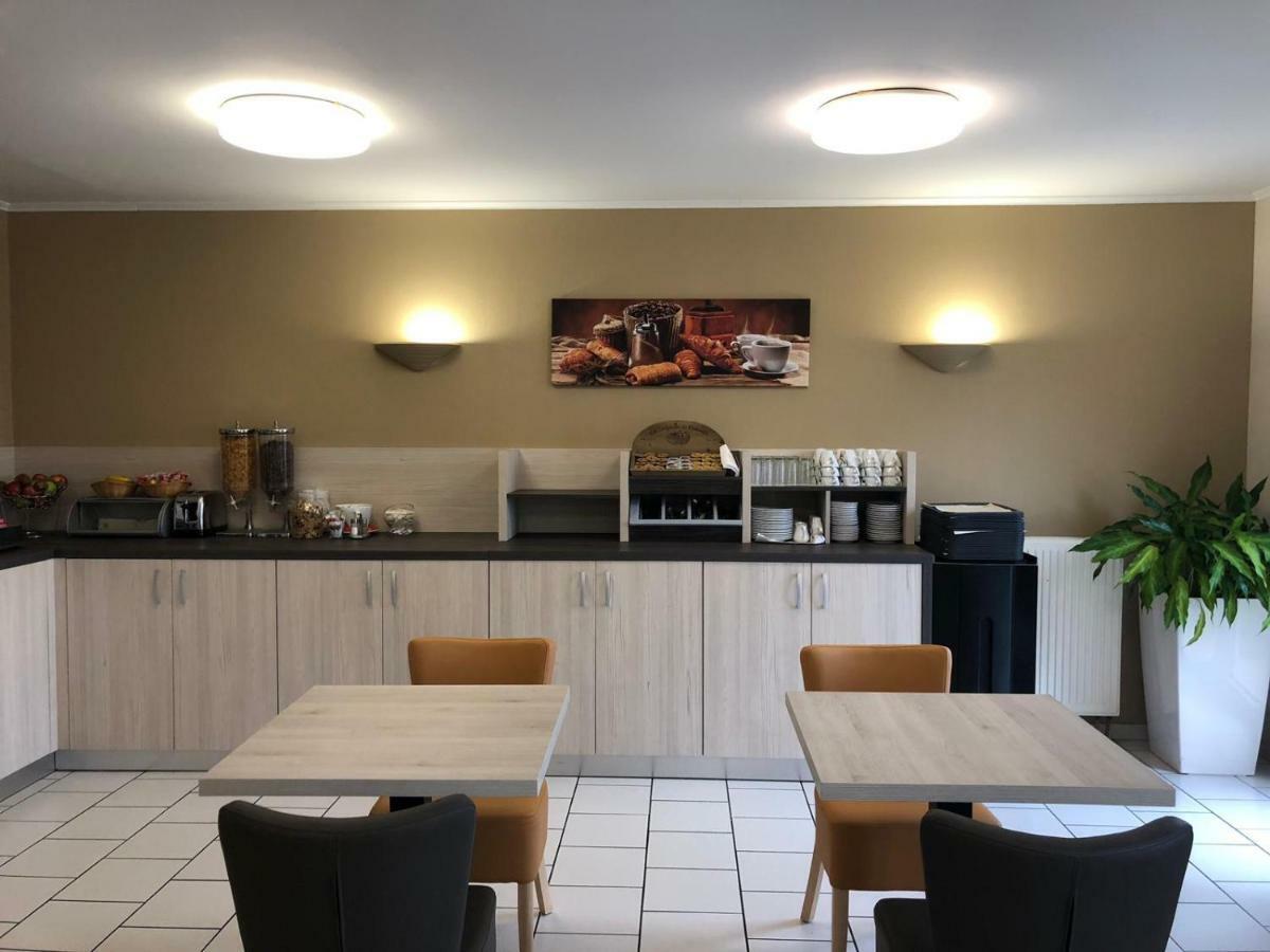 Hotel Altina Pacy-sur-Eure Buitenkant foto